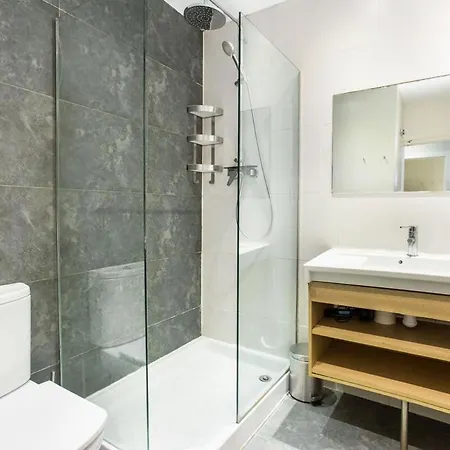 4bedroom With A Balcony In Ramblas 1 2 Апартаменты *