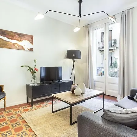 4bedroom With A Balcony In Ramblas 1 2 Apartment Barcelona