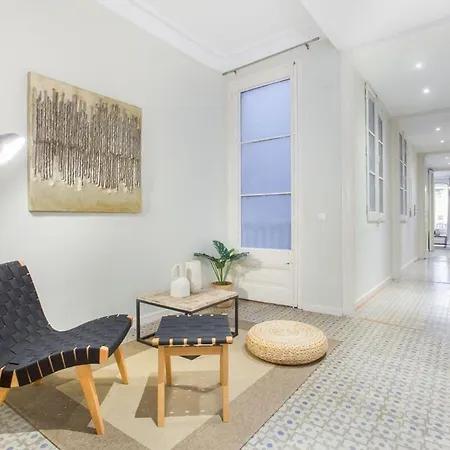 4bedroom With A Balcony In Ramblas 1 2 Barcelona
