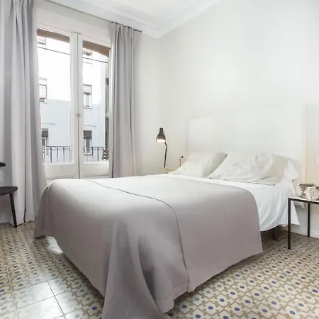 4bedroom With A Balcony In Ramblas 1 2 * Barcelona
