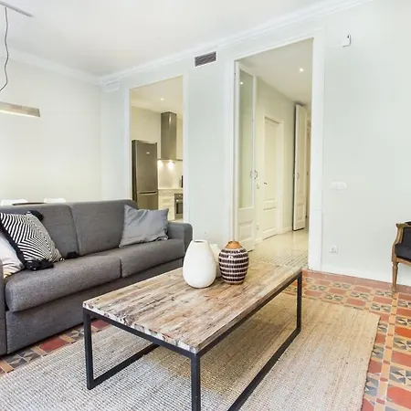 4bedroom With A Balcony In Ramblas 1 2 Apartment Barcelona